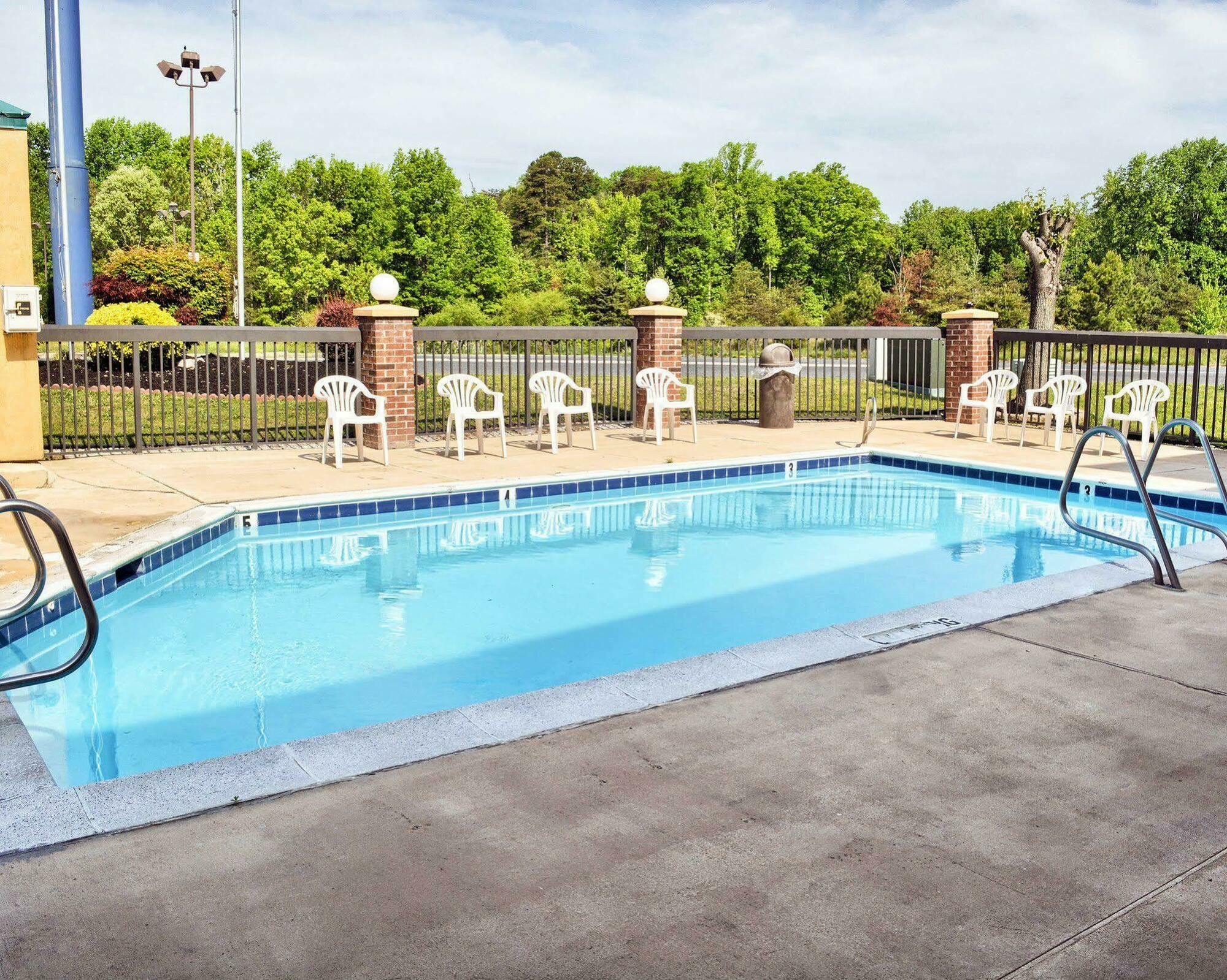 Quality Inn Thornburg Exterior foto